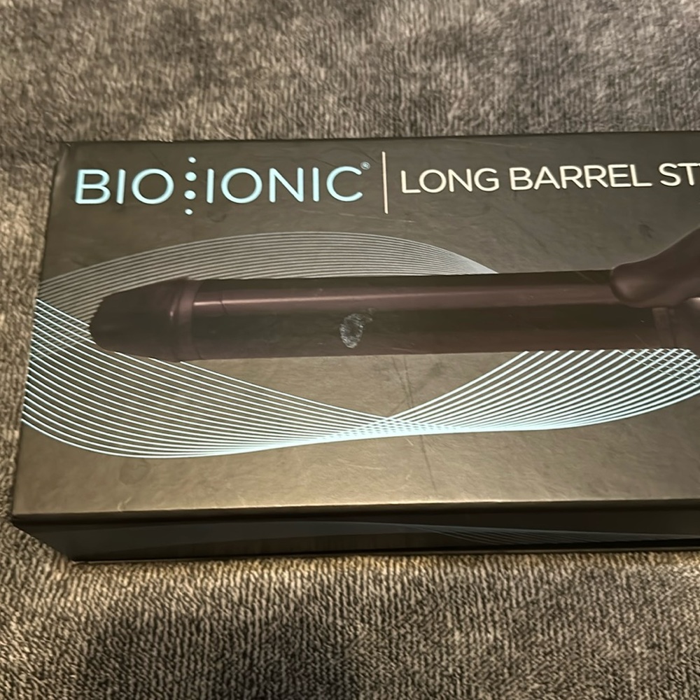 Bio Ionic Long Barrel Styler 1.25” Pro Curling Iron